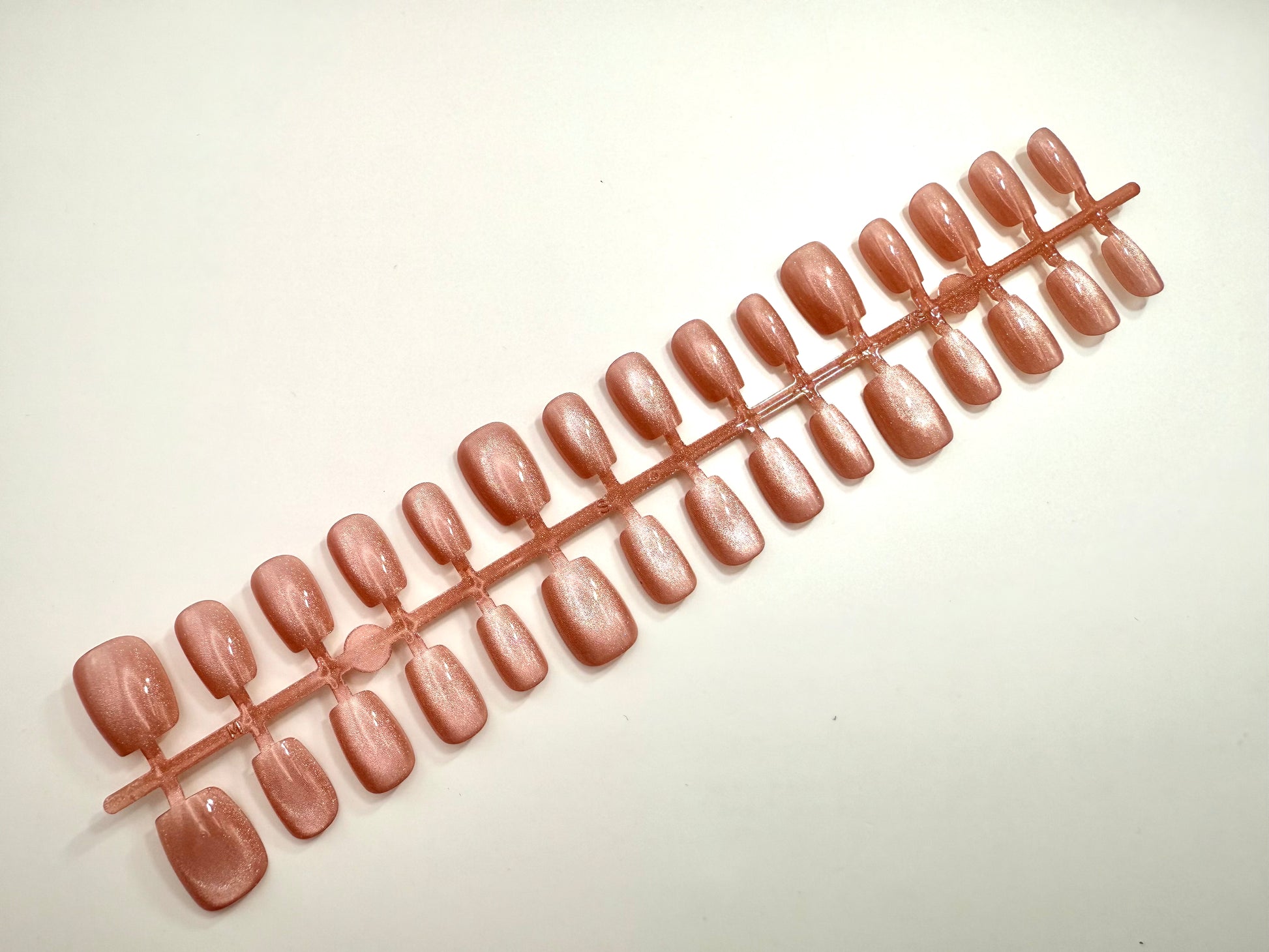 Rose Halo – Press-on Fingernägel, Glitzer und Cat-Eye – NEXANAILS®