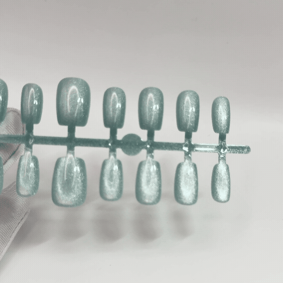 Opal Veil – Press-on Fingernägel, Einfarbig und Cat-Eye – NEXANAILS®