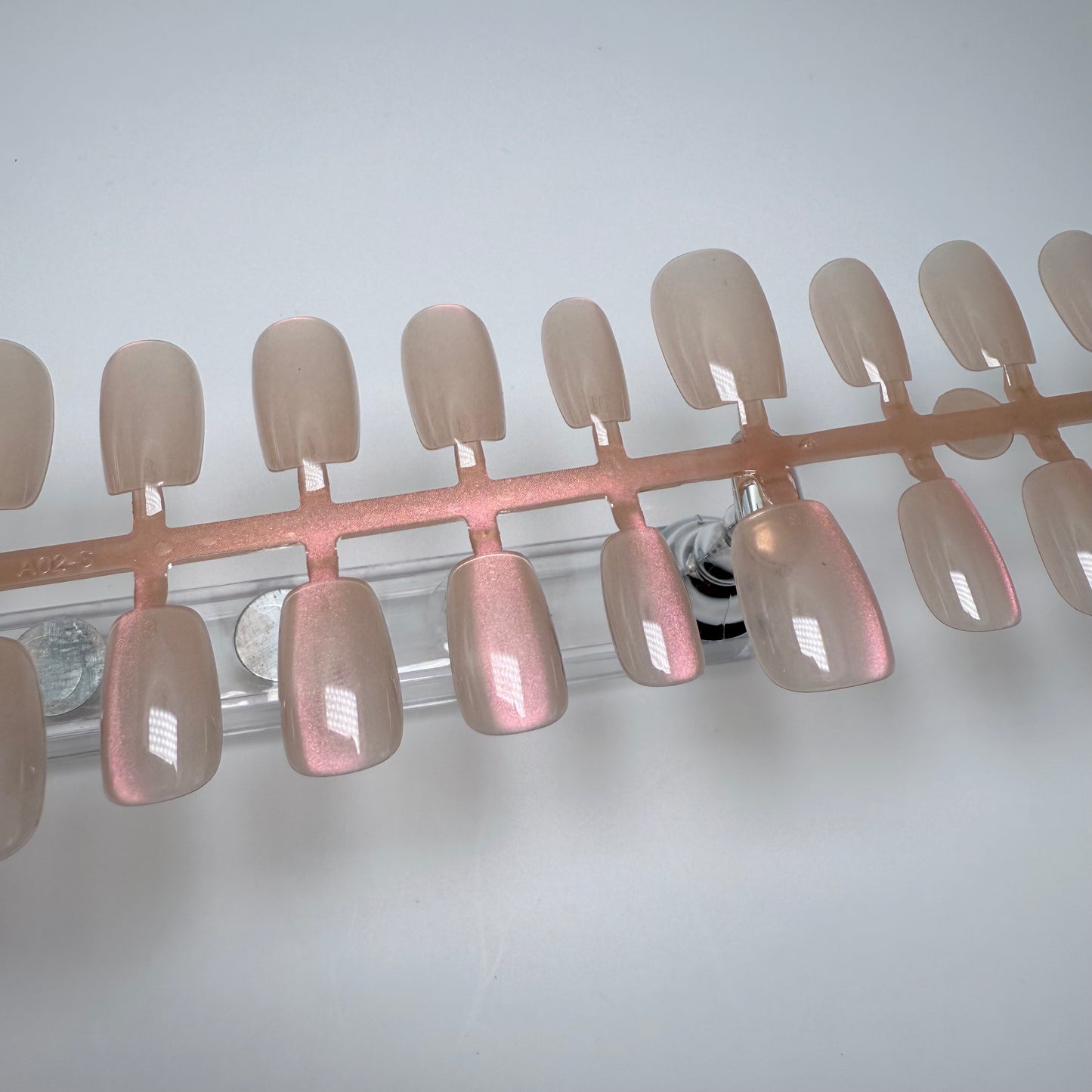 Peach Glow Aurora – Press-on Fingernägel, Polarlicht/Aurora und Cat-Eye – NEXANAILS®