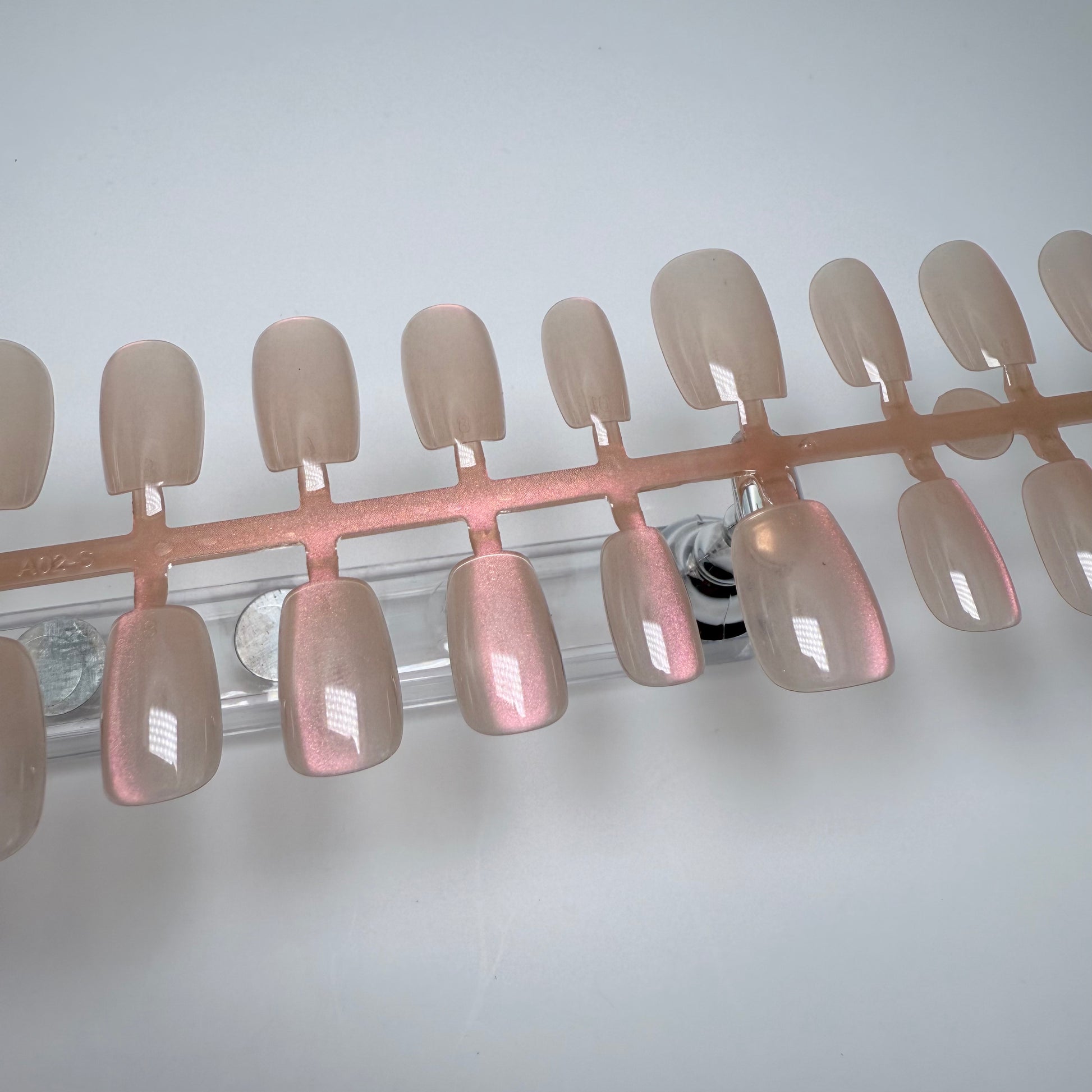 Peach Glow Aurora – Press-on Fingernägel, Polarlicht/Aurora und Cat-Eye – NEXANAILS®