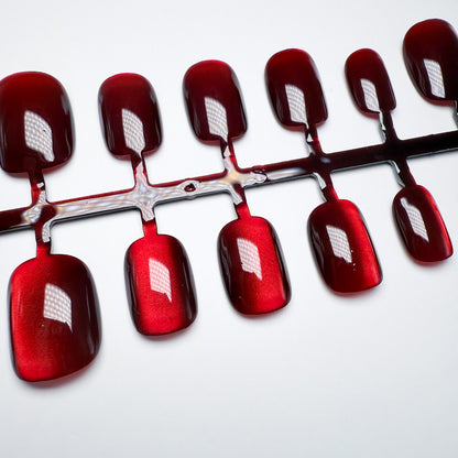 Crimson Toast – Press-on Fingernägel, Einfarbig und Cat-Eye – NEXANAILS®