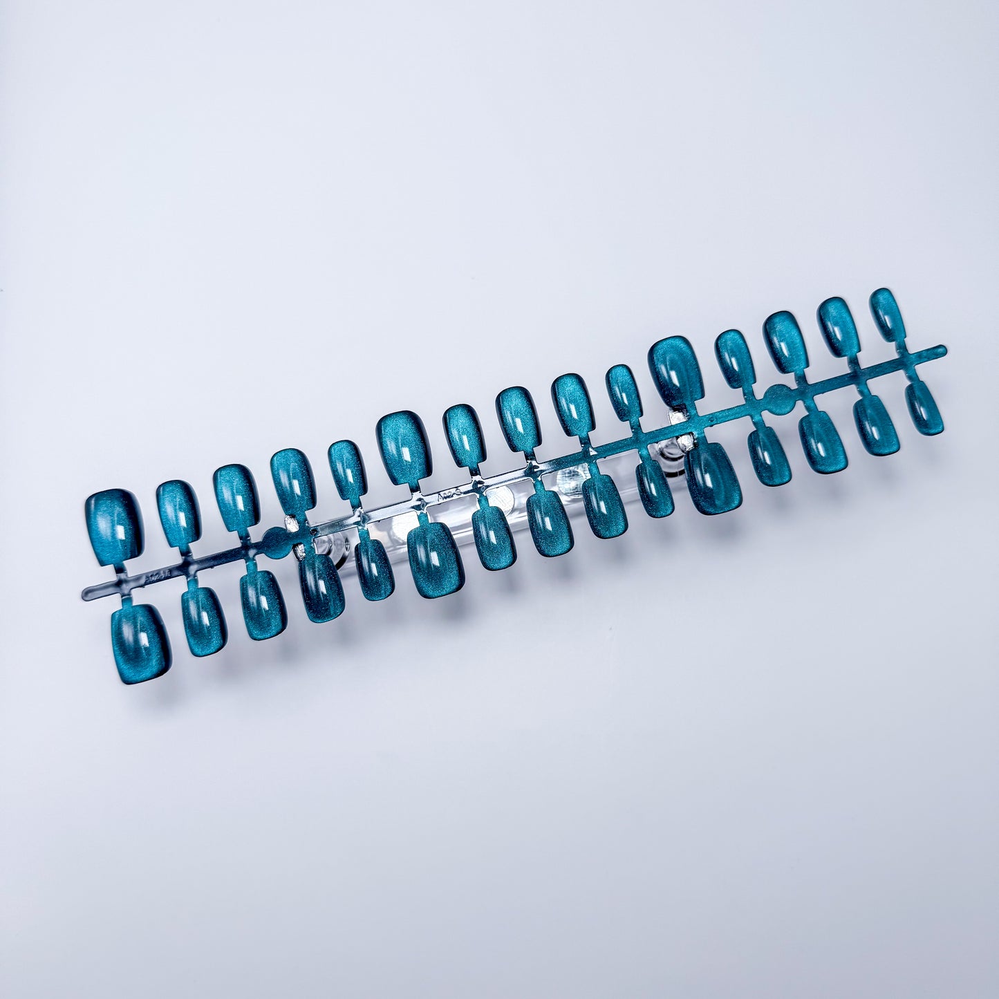 Emerald Pulse – Press-on Fingernägel, Cat-Eye und Glitzer – NEXANAILS®