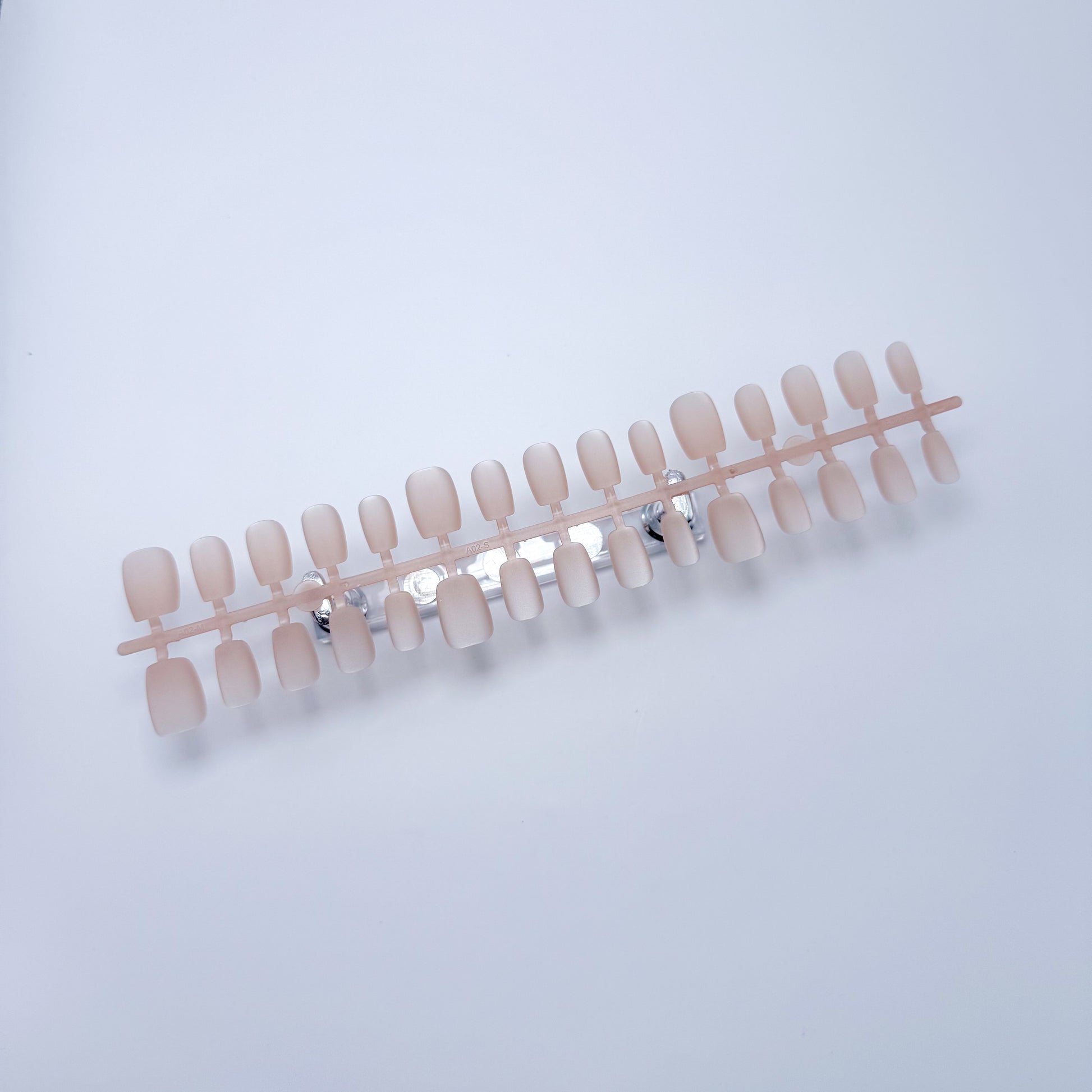 Blush Haze Matt – Press-on Fingernägel, Matt, Cat-Eye, Einfarbig und Seidenmatt – NEXANAILS®