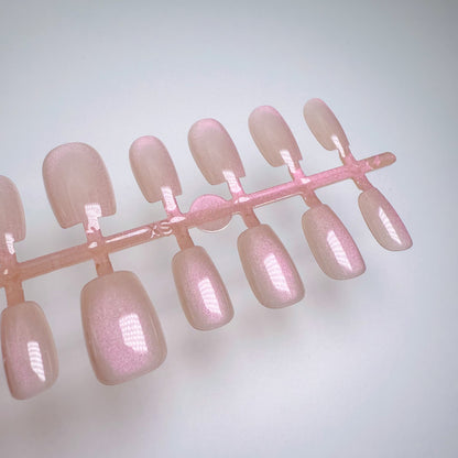 Guava Glow – Press-on Fingernägel, Cat-Eye und Einfarbig – NEXANAILS®